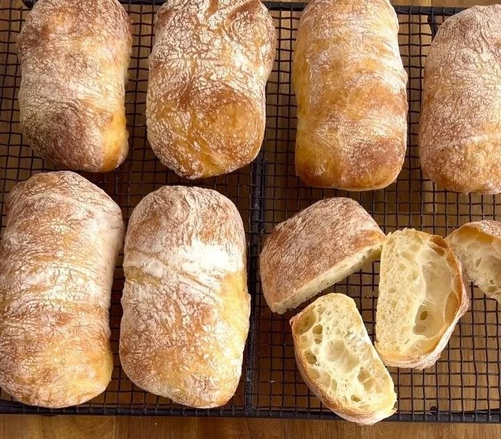 Ciabatta sans pétrissage avec une mie légère et aérée