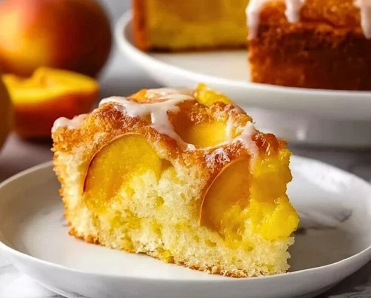 Gâteau moelleux aux pêches fraîches