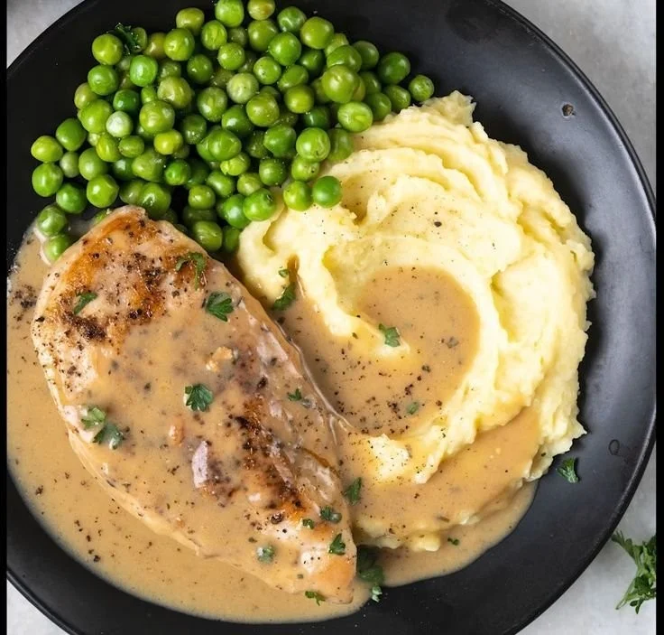 Poulet Ranch savoureux et réconfortant avec garnitures délicieuses