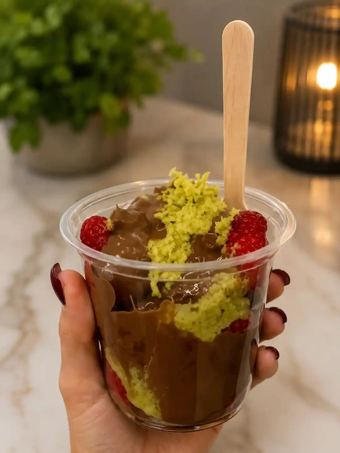 Tasse de chocolat aux fraises de Dubaï : Comment la préparer chez soi